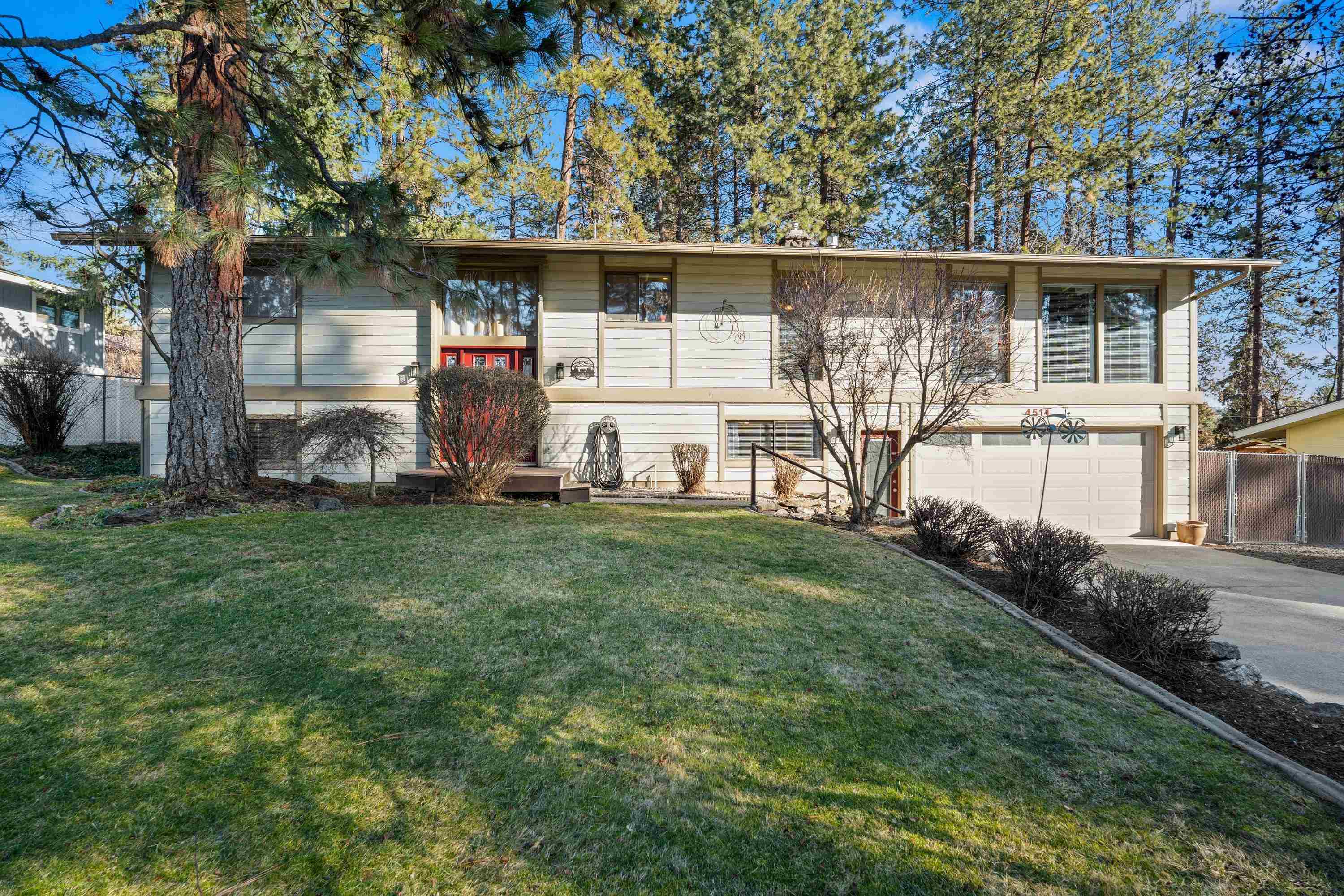 4514 North Ella Road Spokane Valley, WA 99212 - Photo 2 of 50