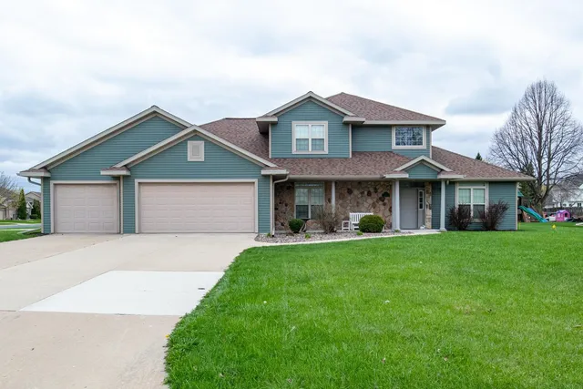 $419,999 | 141 Cavil Way, De Pere, WI 54115