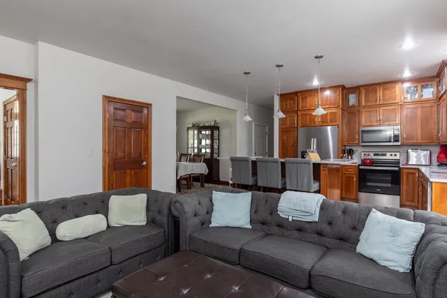 $419,999 | 141 Cavil Way, De Pere, WI 54115