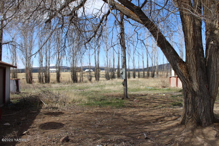 2812 Cook Road Yakima, WA 98908 - Photo 2 of 9