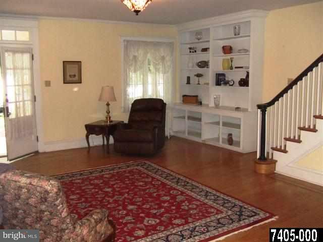 529 Country Club Road York, PA 17403 - Photo 2 of 24 Gallery Image 2