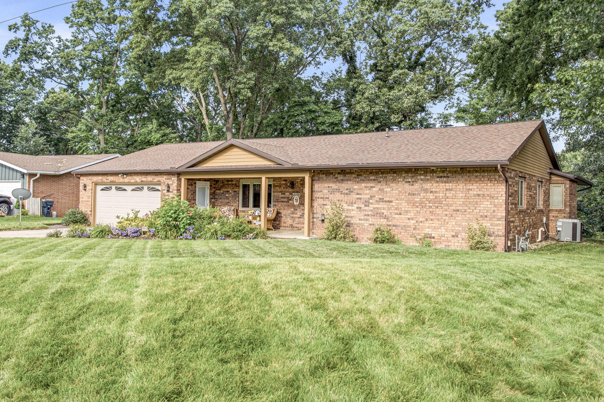 3790 Blenheim Road St. Joseph, MI 49085 - Photo 3 of 53 3-web-or-mls-3790Blenheim_SkyVibeMedia-0