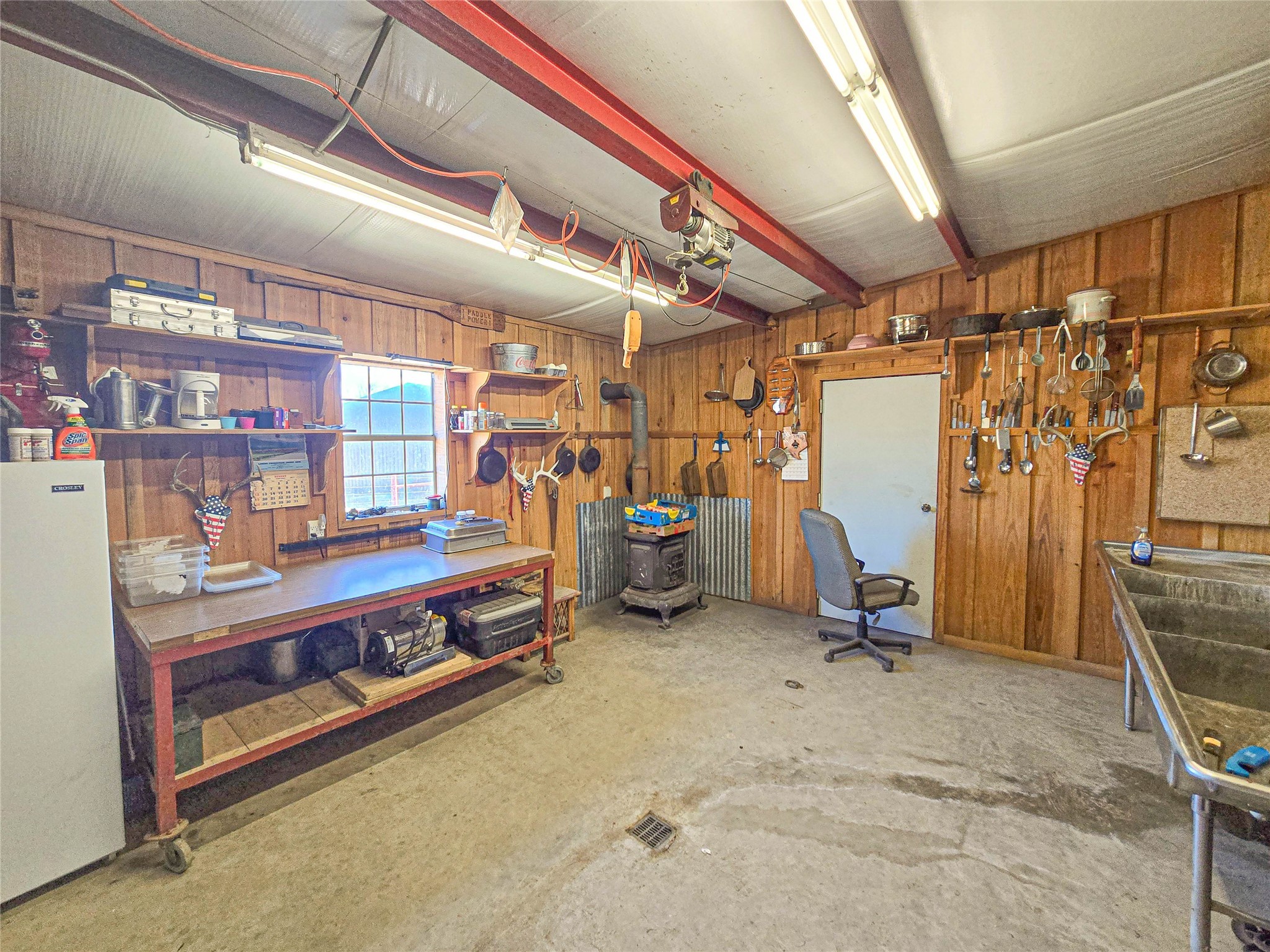 684 Hooks Road Corrigan, TX 75939 - Photo 30 of 34 a view of a room with racks