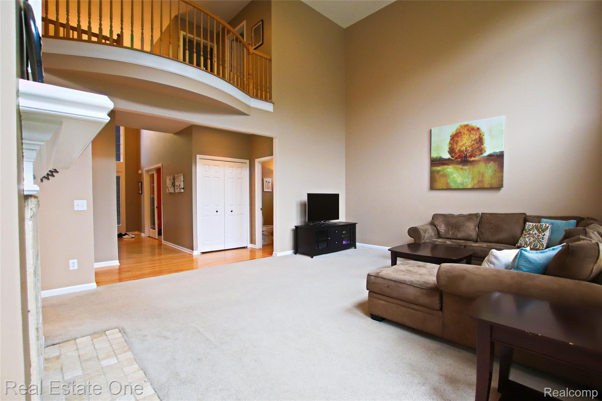 1272 Welland Drive Rochester, MI 48306 - Photo 18 of 53 Bridge upstairs overlooks great room