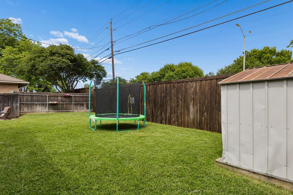 10677 Larchfield Lane Dallas, TX 75238 - Photo 28 of 32