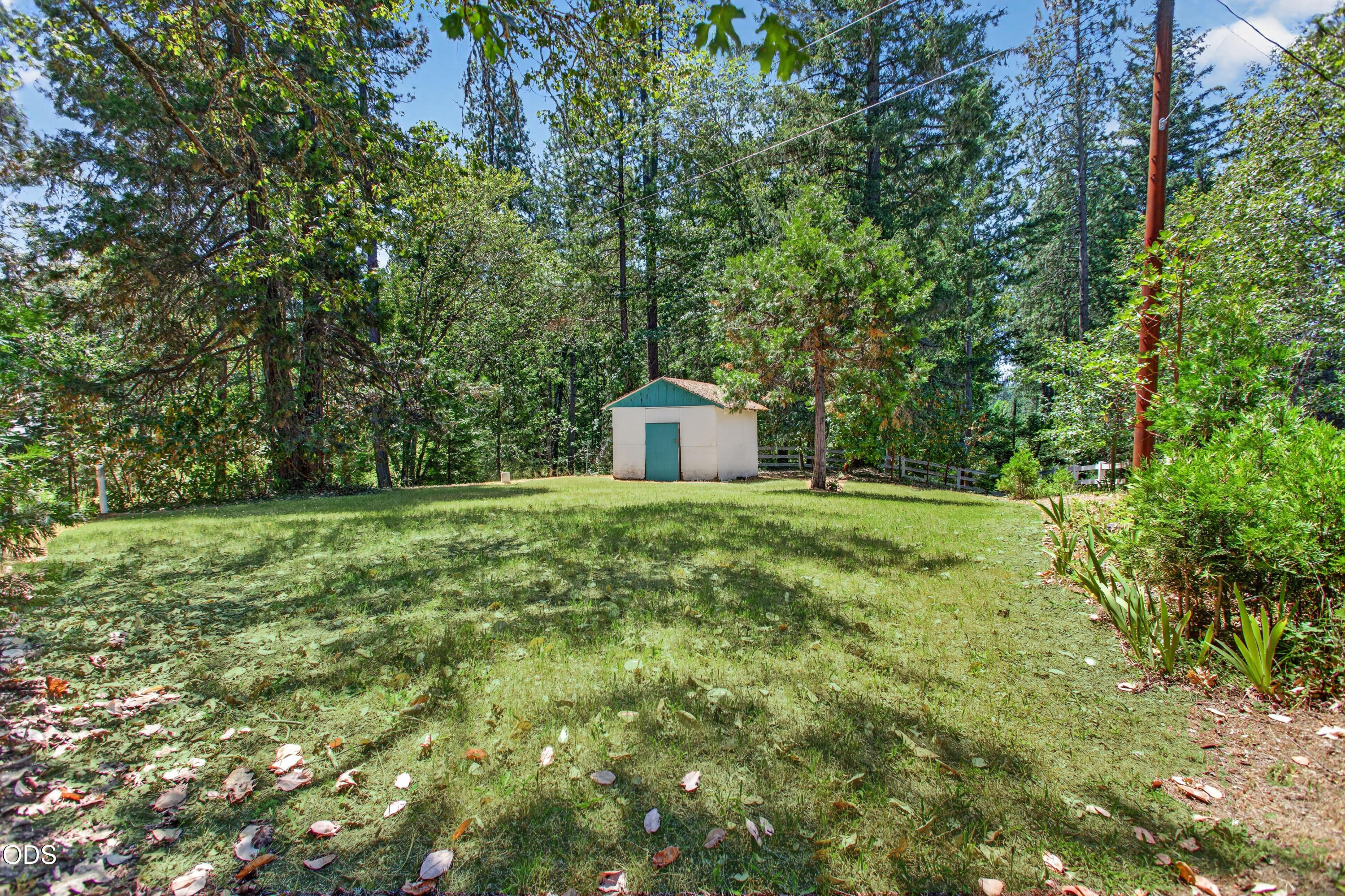 4041 Woodland Park Road Grants Pass, OR 97527 - Photo 16 of 36