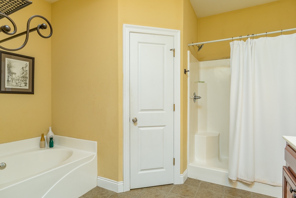 9112 Thoroughbred Run Fairhope, AL 36532 - Photo 14 of 25 Master Bathroom