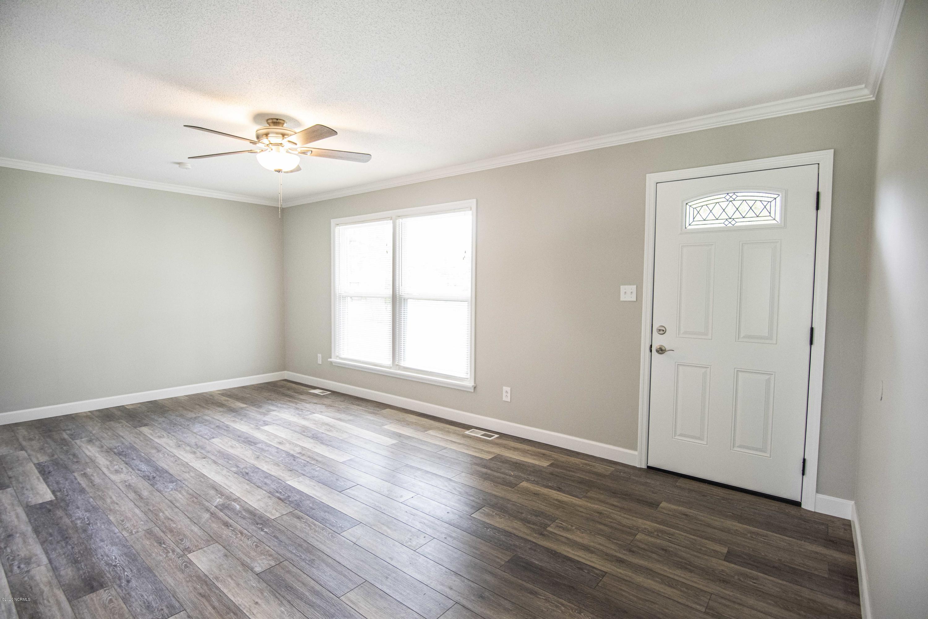 202 Timothy Road Jacksonville, NC 28546 - Photo 5 of 28 living room