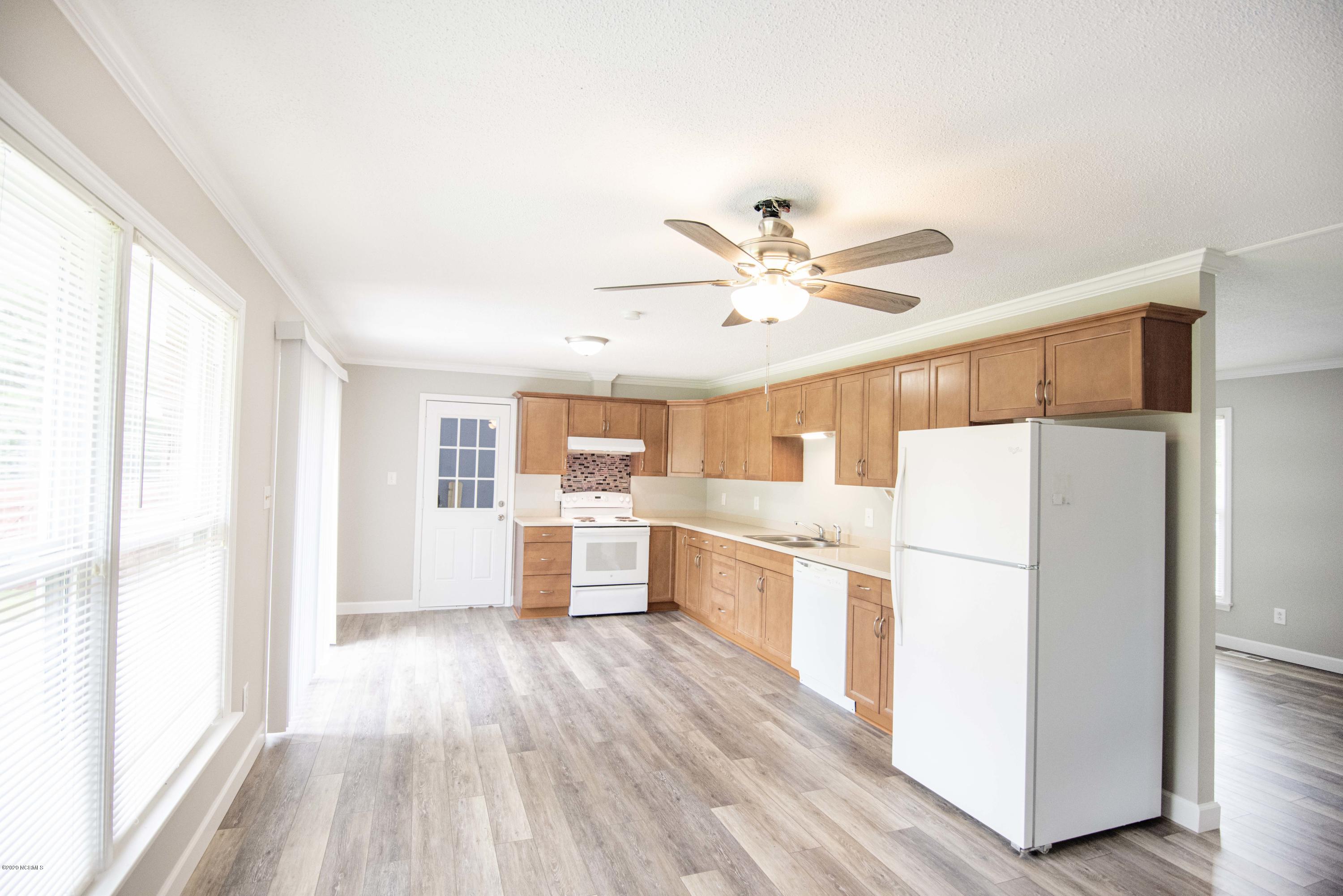 202 Timothy Road Jacksonville, NC 28546 - Photo 6 of 28 eat in kitchen
