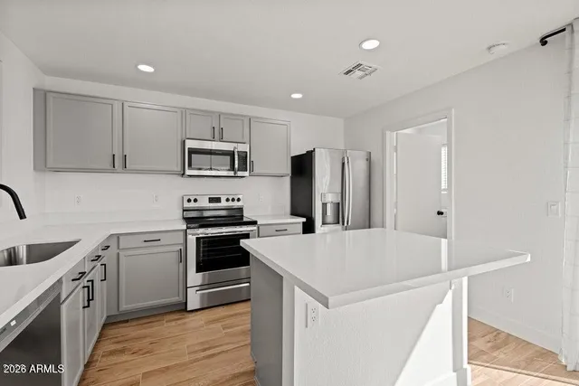 $2,195 | 1096 East Appaloosa Road, Gilbert, AZ 85296