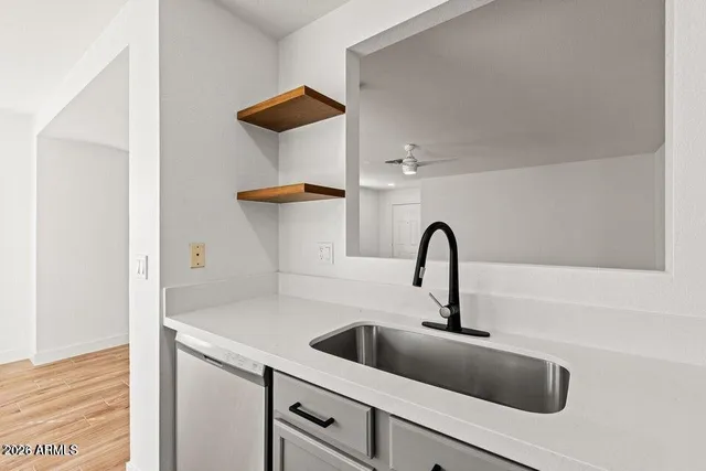 $2,195 | 1096 East Appaloosa Road, Gilbert, AZ 85296