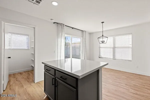 $2,195 | 1096 East Appaloosa Road, Gilbert, AZ 85296