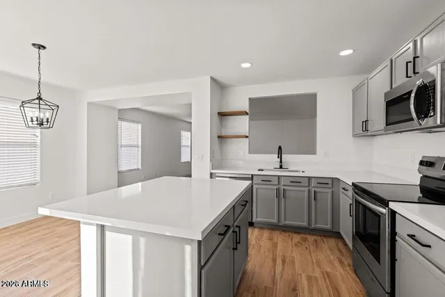 $2,195 | 1096 East Appaloosa Road, Gilbert, AZ 85296