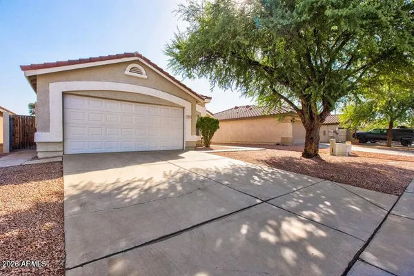 $2,195 | 1096 East Appaloosa Road, Gilbert, AZ 85296