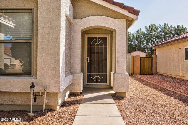 $2,195 | 1096 East Appaloosa Road, Gilbert, AZ 85296