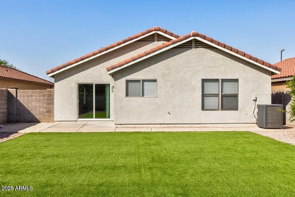 $2,195 | 1096 East Appaloosa Road, Gilbert, AZ 85296