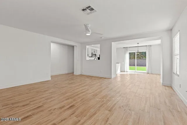 $2,195 | 1096 East Appaloosa Road, Gilbert, AZ 85296