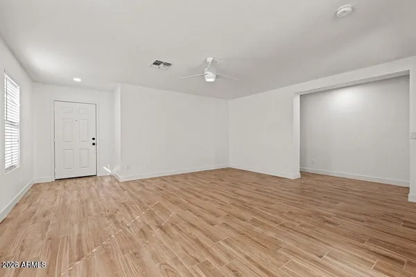 $2,195 | 1096 East Appaloosa Road, Gilbert, AZ 85296