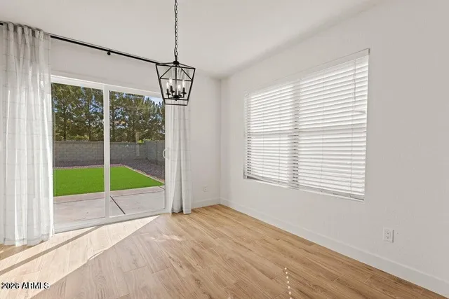 $2,195 | 1096 East Appaloosa Road, Gilbert, AZ 85296