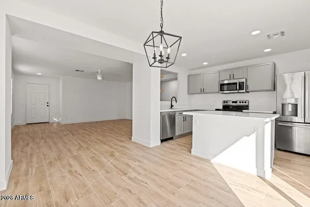 $2,195 | 1096 East Appaloosa Road, Gilbert, AZ 85296