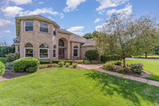 $685,000 | 13741 Elizabeth Lane, Mokena, IL 60448