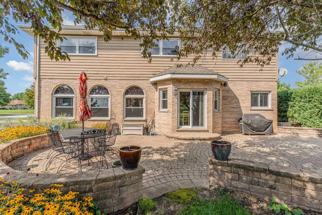 $685,000 | 13741 Elizabeth Lane, Mokena, IL 60448