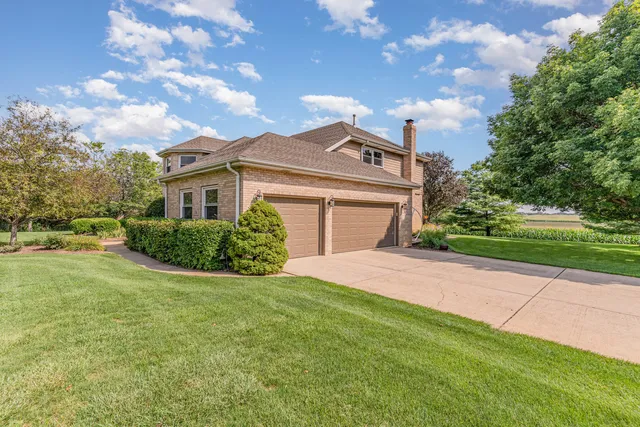 $685,000 | 13741 Elizabeth Lane, Mokena, IL 60448