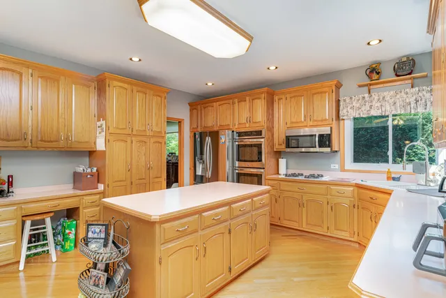 $685,000 | 13741 Elizabeth Lane, Mokena, IL 60448