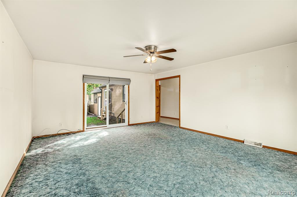 24661 Haggerty Road New Boston, MI 48164 - Photo 14 of 34