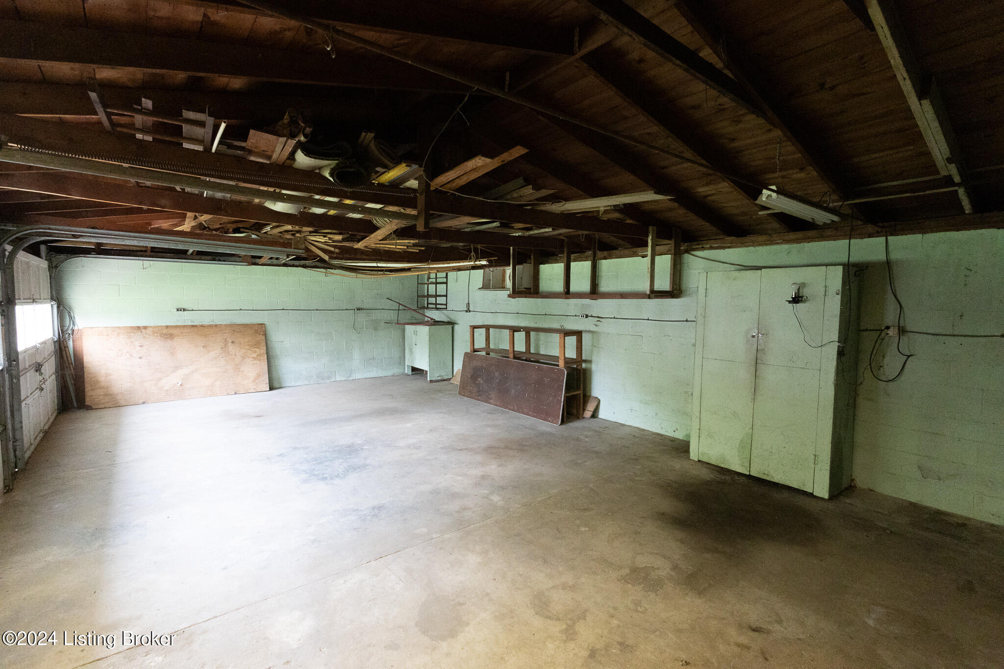 6010 Pendleton Road Louisville, KY 40272 - Photo 76 of 92 812A0117