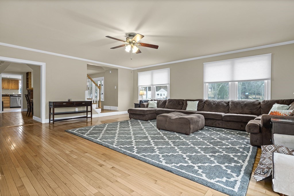19 South Martin Road Amesbury, MA 01913 - Photo 4 of 42 Gallery Image 4