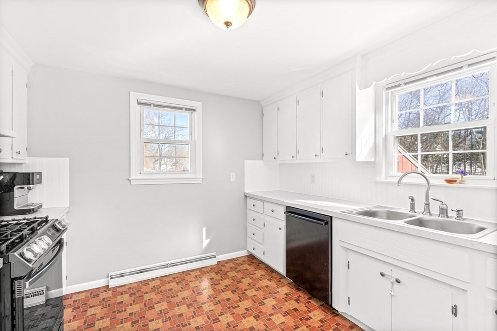 371 Trull Road Tewksbury, MA 01876 - Photo 11 of 41 Gallery Image 11