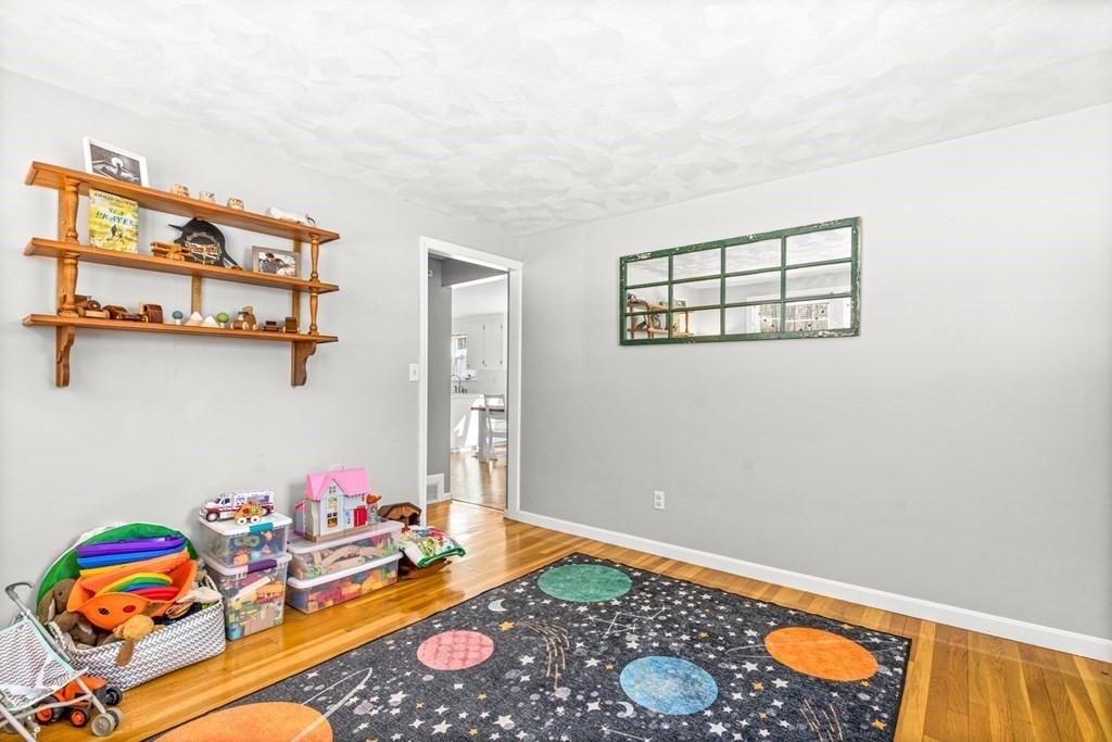 371 Trull Road Tewksbury, MA 01876 - Photo 16 of 41 Gallery Image 16