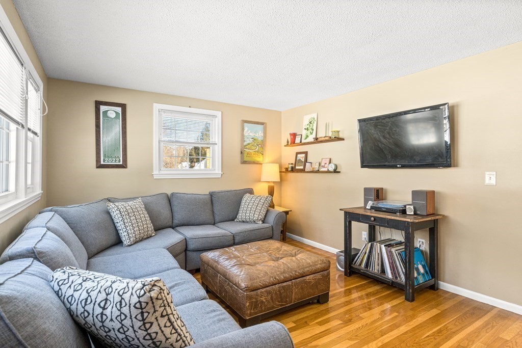 371 Trull Road Tewksbury, MA 01876 - Photo 6 of 41 Gallery Image 6