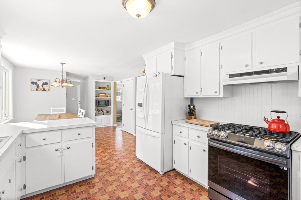 371 Trull Road Tewksbury, MA 01876 - Photo 9 of 41 Gallery Image 9