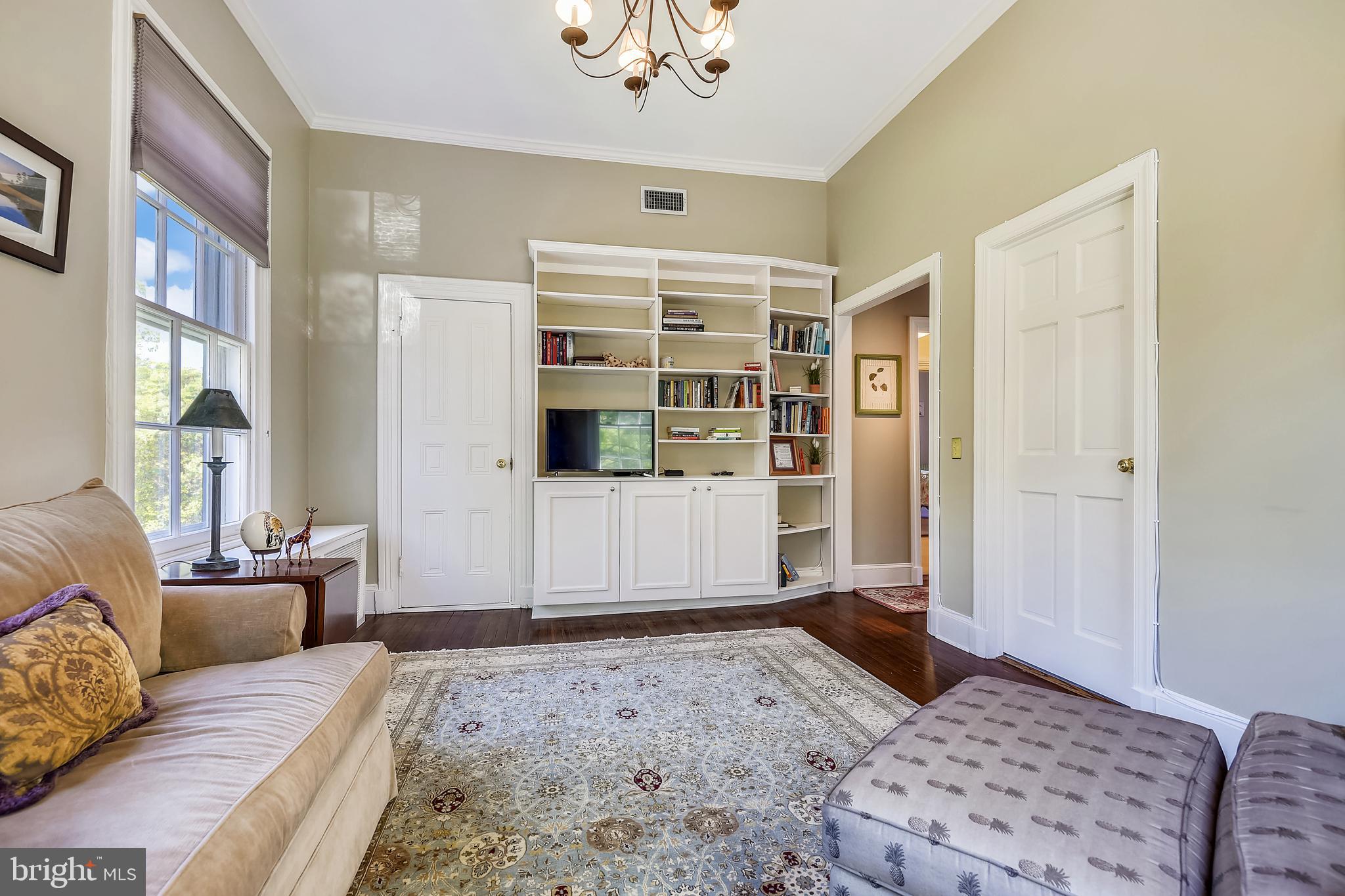 4305 Rugby Road Baltimore, MD 21210 - Photo 29 of 62 Master Sitting Room