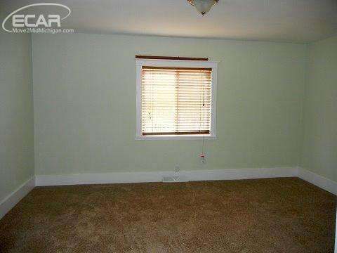 9691 Newburg Road Durand, MI 48429 - Photo 7 of 25 20424273-6.JPG