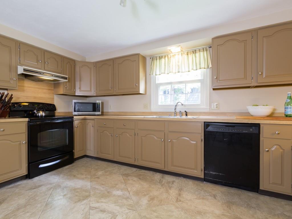 33 Phipps Road Portland, ME 04102 - Photo 8 of 23 Photo
