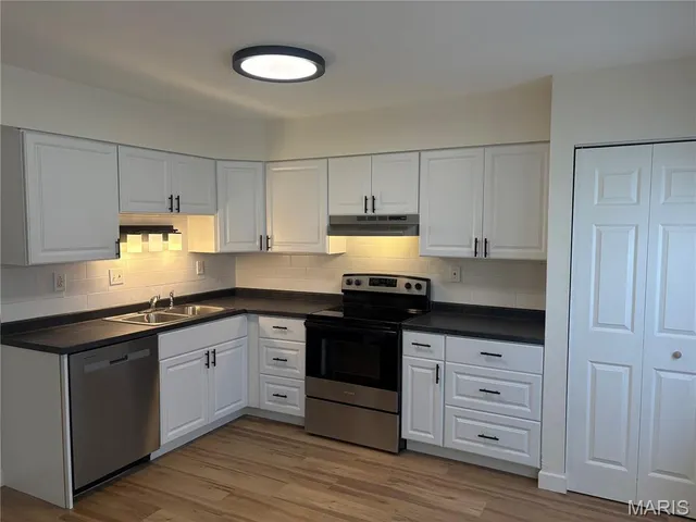 $85,900 | 8787 Sieloff Drive, Hazelwood, MO 63042