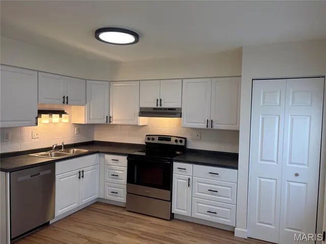 $85,900 | 8787 Sieloff Drive, Hazelwood, MO 63042