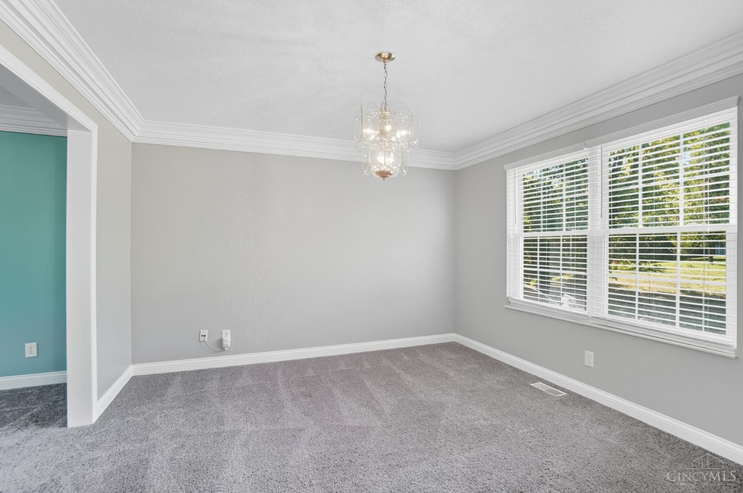 5285 Yeatman Road Cincinnati, OH 45252 - Photo 11 of 72