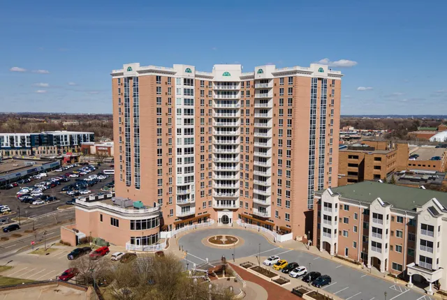 $279,900 | 6600 Lyndale Avenue South, Unit 700, Richfield, MN 55423