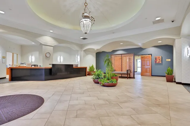 $279,900 | 6600 Lyndale Avenue South, Unit 700, Richfield, MN 55423