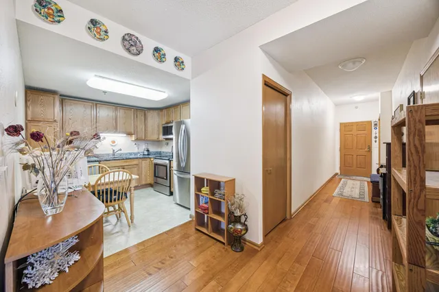 $279,900 | 6600 Lyndale Avenue South, Unit 700, Richfield, MN 55423