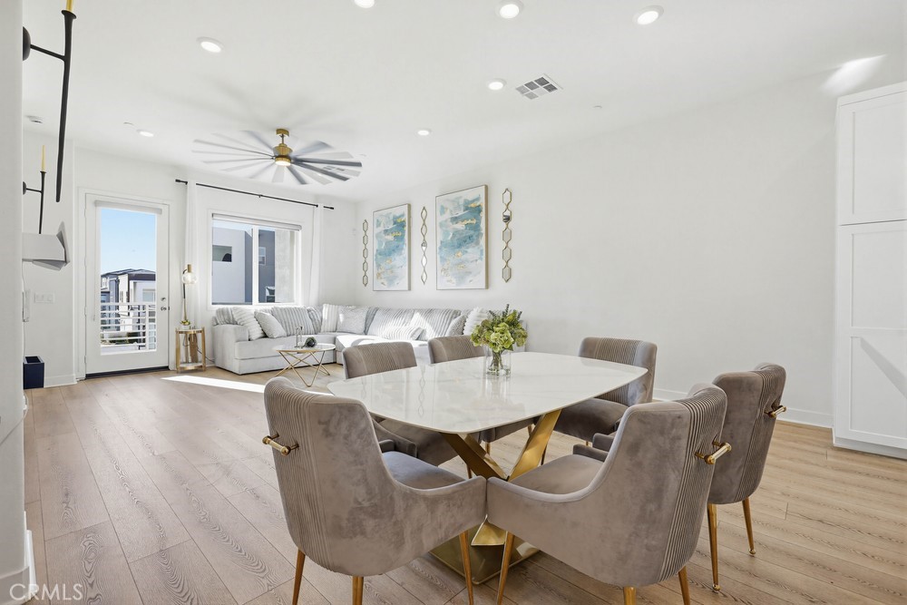 104 Restore Irvine, CA 92618 - Photo 11 of 35 Dining area