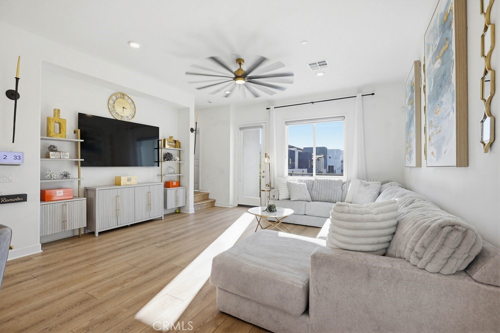 104 Restore Irvine, CA 92618 - Photo 12 of 35 Living room