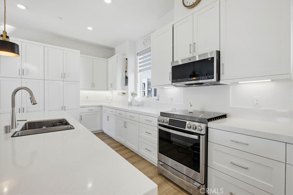 104 Restore Irvine, CA 92618 - Photo 9 of 35 Stainless steel appliances