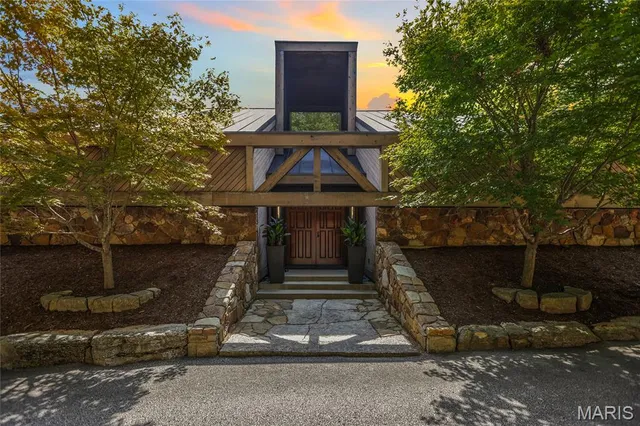 $1,650,000 | 1602 Wolf Trail Road, Wildwood, MO 63021