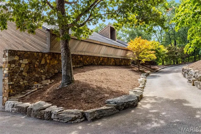 $1,650,000 | 1602 Wolf Trail Road, Wildwood, MO 63021