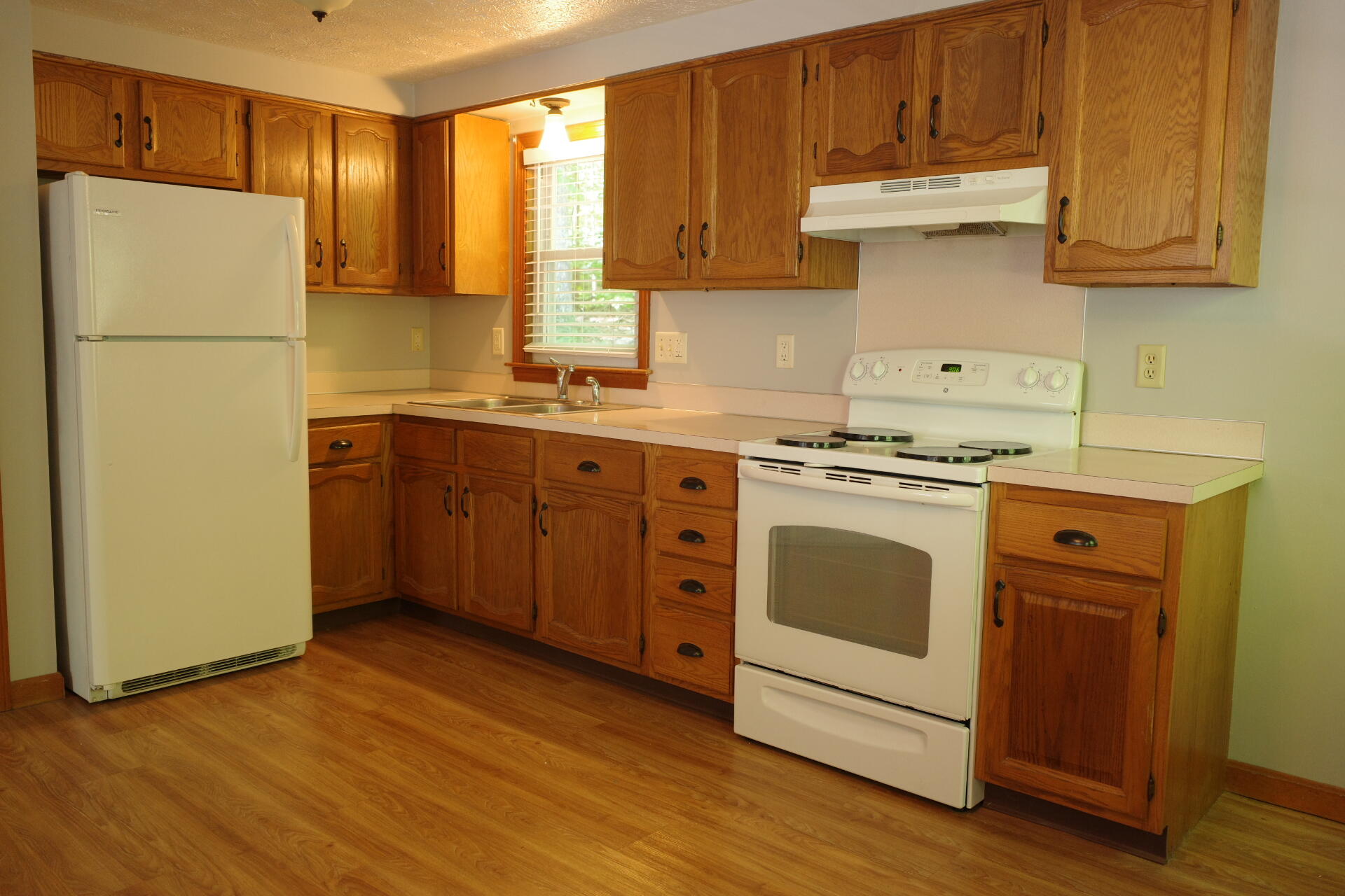 27 Sugar Hill Road Sanford, ME 04073 - Photo 3 of 19 R0000366